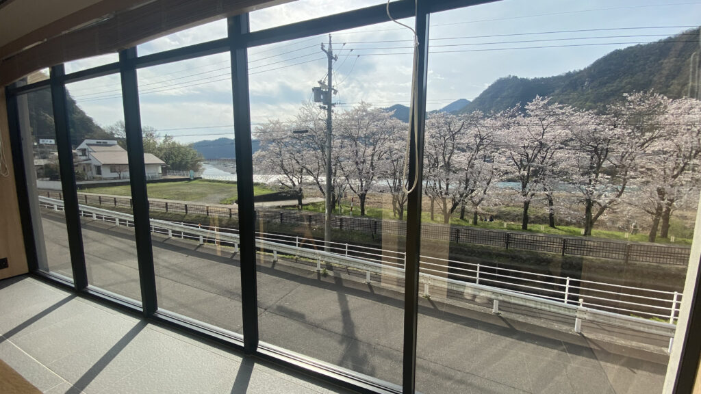 ホテルロビーからの風景 4月初旬で桜が満開でした！