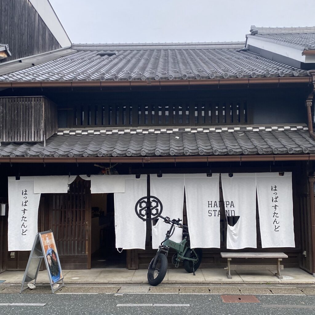 おしゃれなカフェ